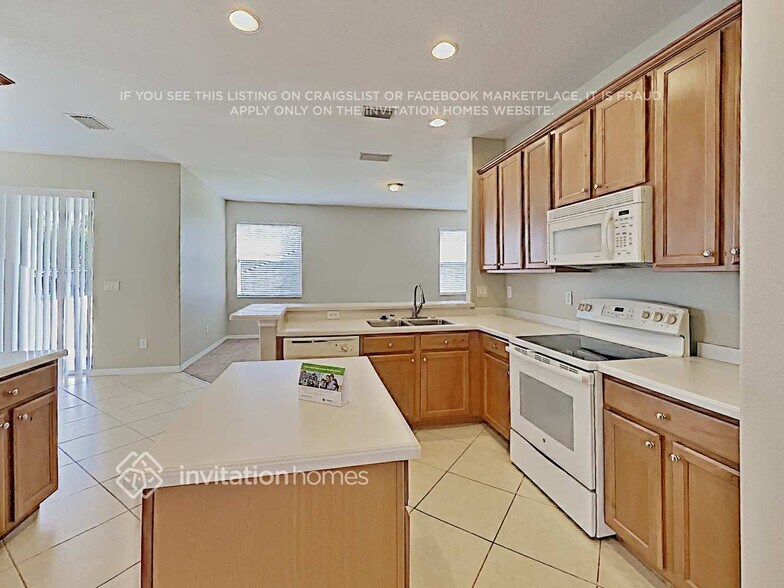 Building Photo - 16138 Bridgepark Dr