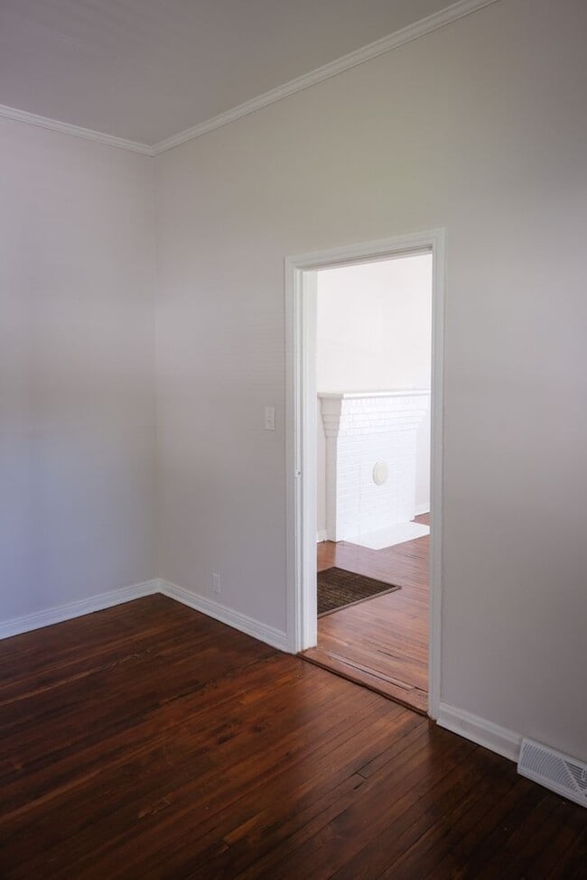 Building Photo - 7 Welch St