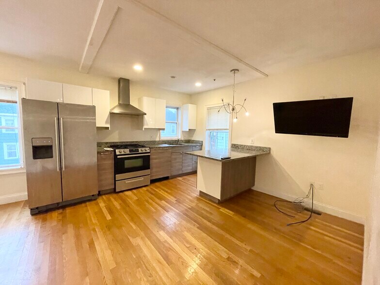 Building Photo - 840 Huntington Ave