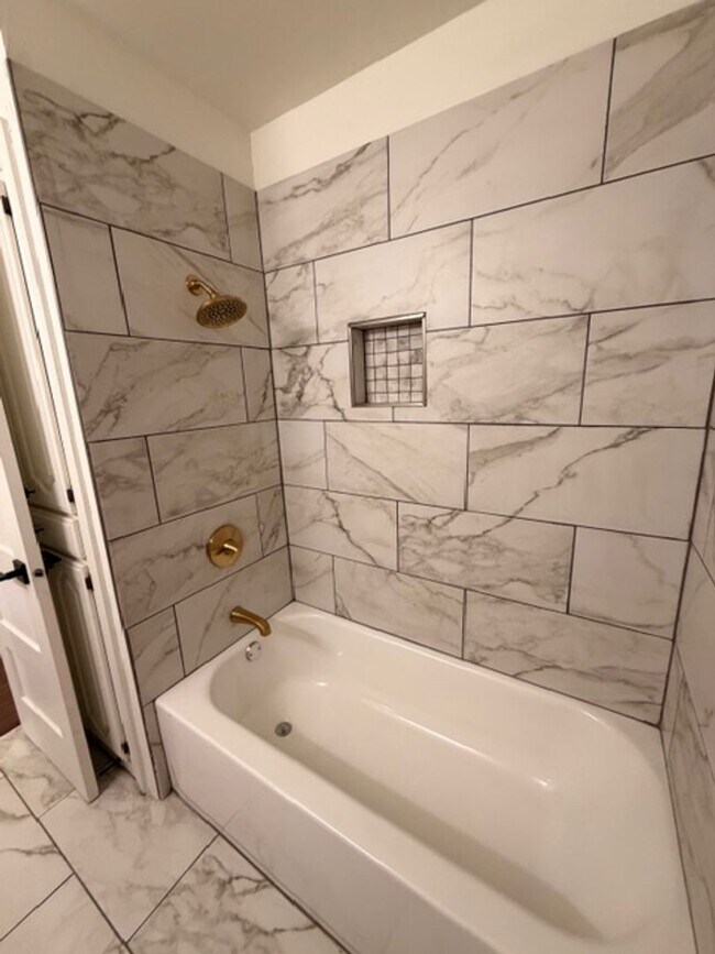 Building Photo - Rollingwood Neighborhood