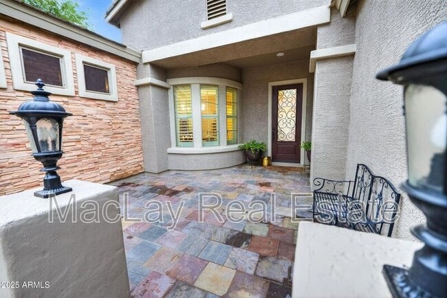 Building Photo - 527 E Tonto Dr