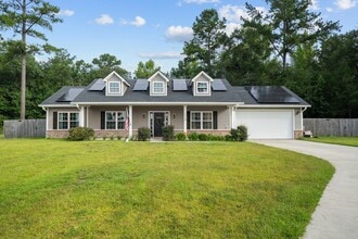 Building Photo - Enjoy Easy Living in This Thoughtfully Designed 3BR Home in Ludowici