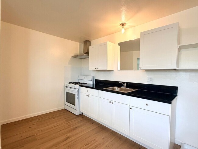 Building Photo - 814 Aspen Dr