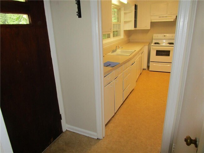 Building Photo - 1147 Enota Cir NE