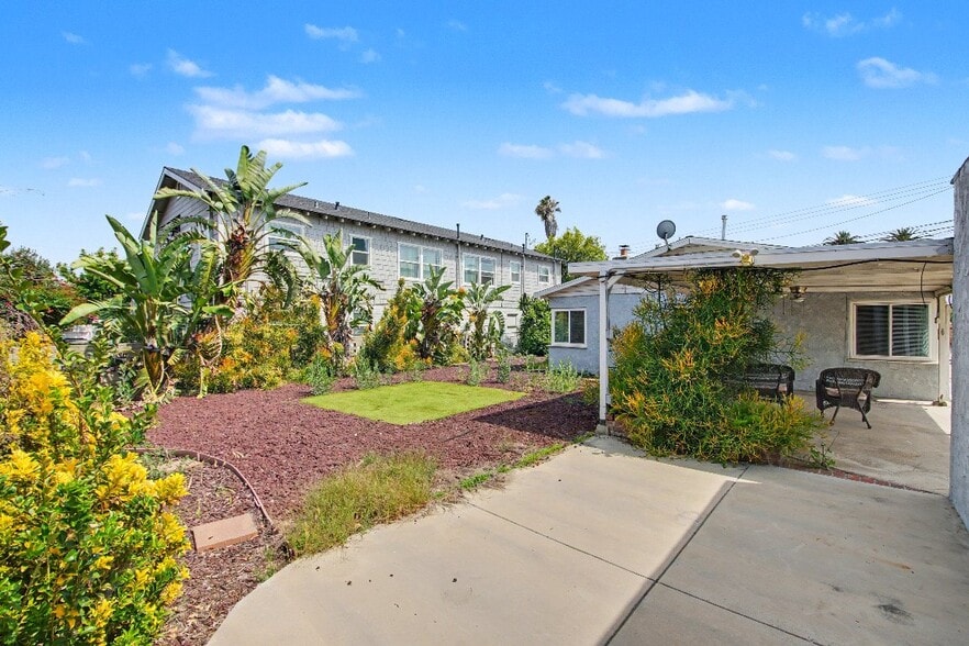 Building Photo - 445/2 E Alisal St