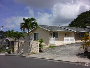 Building Photo - Kaneohe - 3 Bdrm/2 Bath