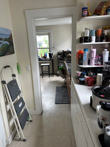 Building Photo - 58 Brock St