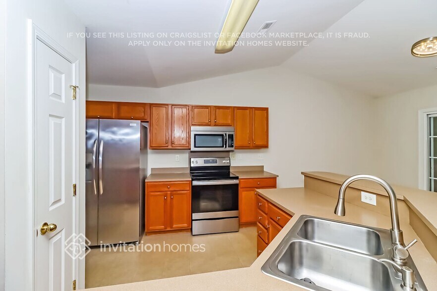 Building Photo - 721 Carly Court