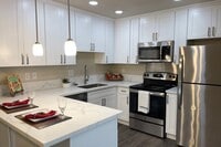 Building Photo - 1000 Sibley Apt Homes