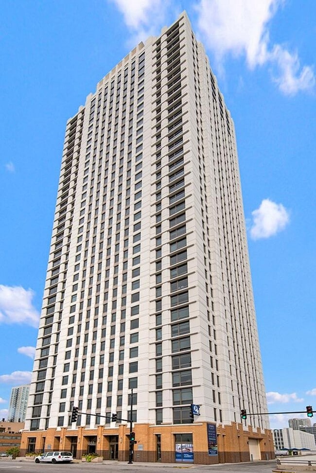 Building Photo - Echelon Chicago