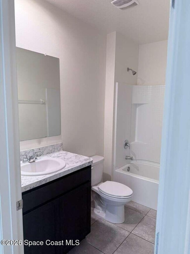 Building Photo - 609 Concha St NW