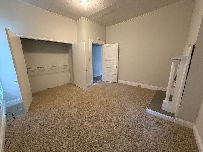 Building Photo - 376 Park Ave