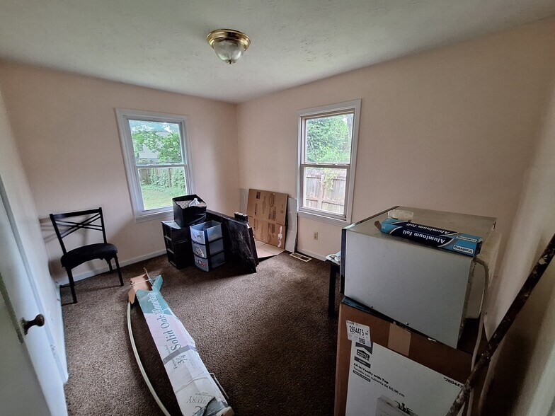 Bedroom #3 (to be cleared) - 3012 Penway Ave