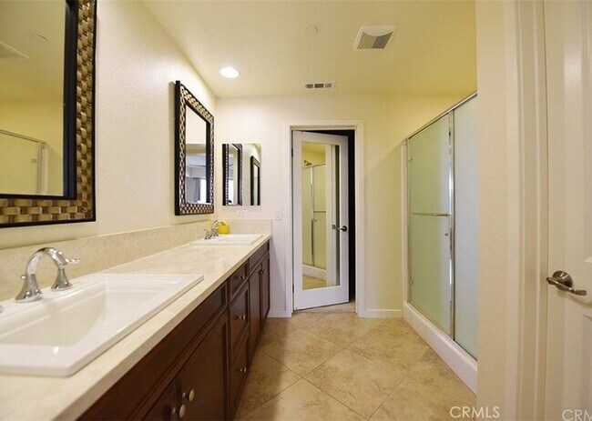 Building Photo - 533 Rockefeller