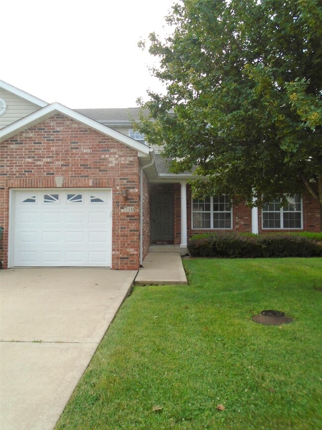 Building Photo - 706 Titan Dr