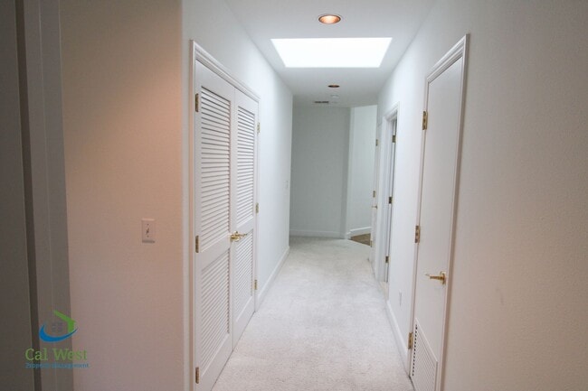Building Photo - $5,295 - Elegant 3br / 2ba Condo in 55+ Lo...