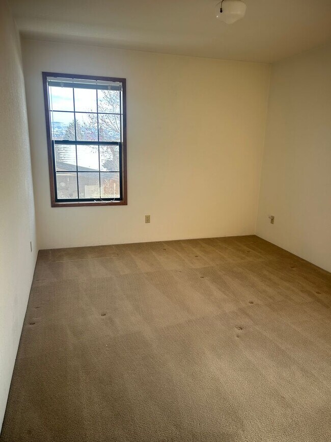 Building Photo - Spacious 4-Bedroom Home in Prime Wenatchee Location