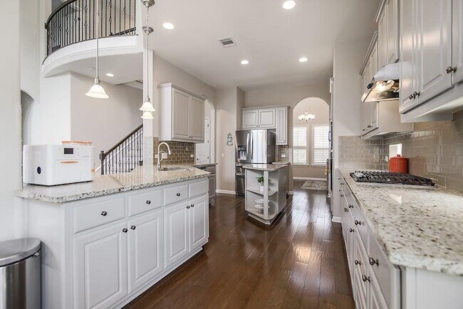 Building Photo - 121 Alondra Way