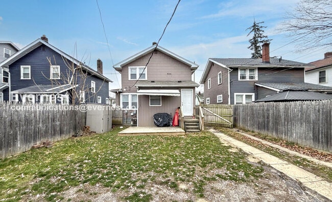 Building Photo - 1098 E 17th Ave