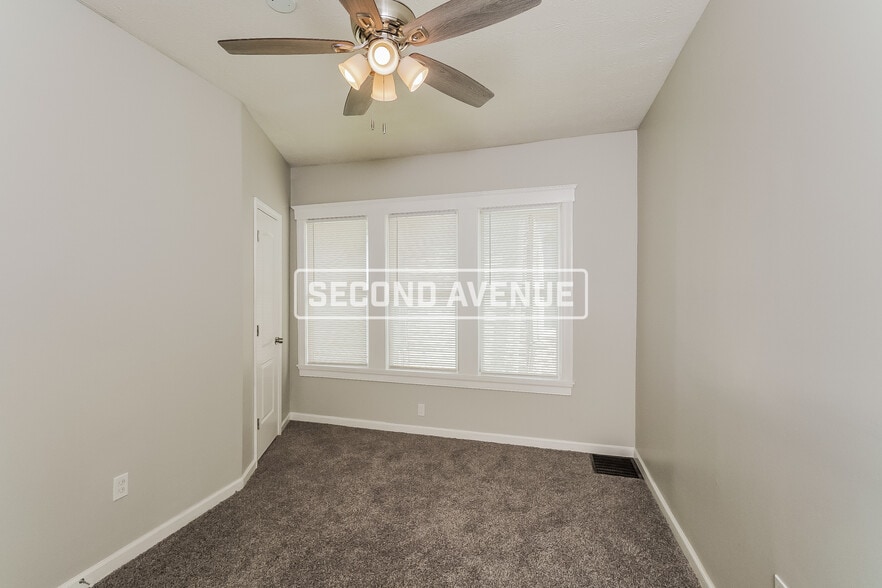Building Photo - 2117 Osage Ave