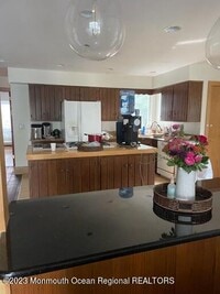 Building Photo - 7 Slocum Pl