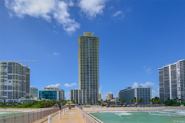 Primary Photo - 16699 Collins Ave