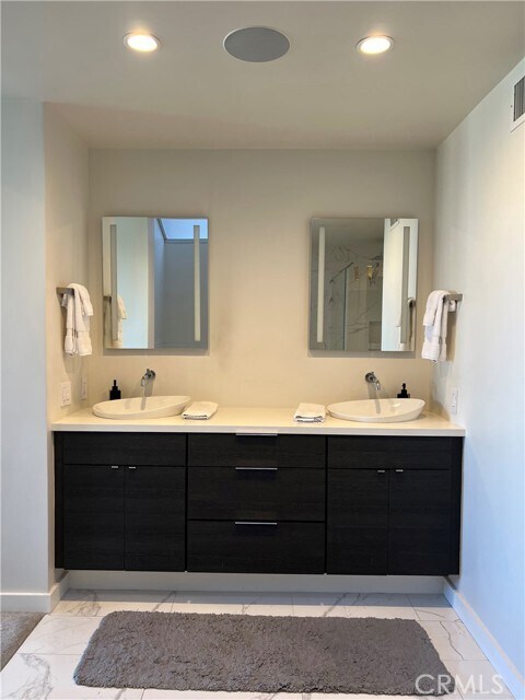 Building Photo - 87 Palm Beach Ct