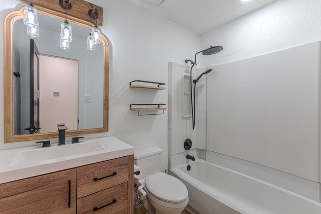 Building Photo - 23225 Prairie Bird Dr