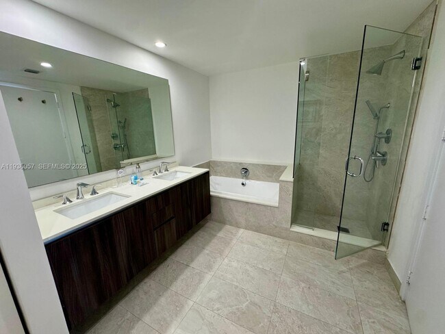 Building Photo - 488 NE 18th St