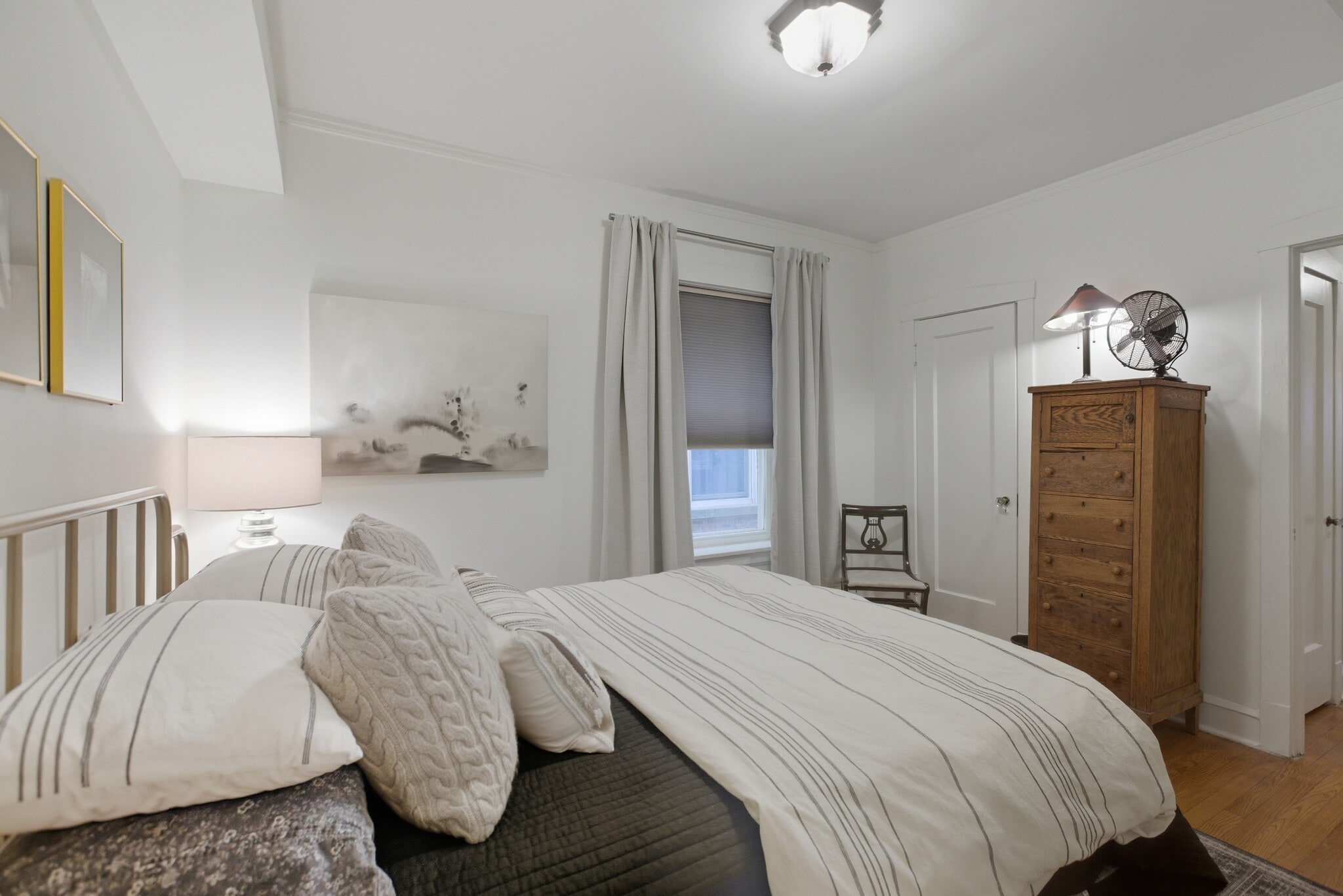 Building Photo - 1624 W Olive Ave