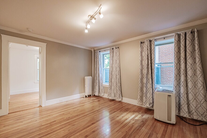 Building Photo - 197 Pine St