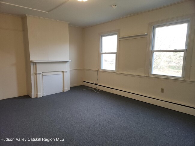 Building Photo - 5635-5639-5639 NY-82