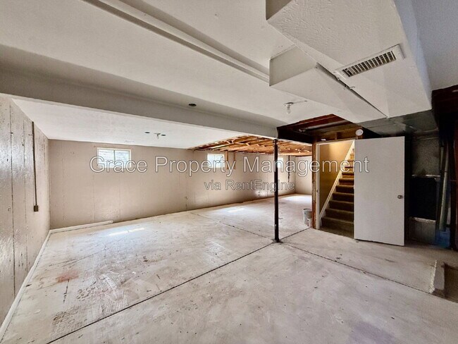 Building Photo - 2757 E 117th Way