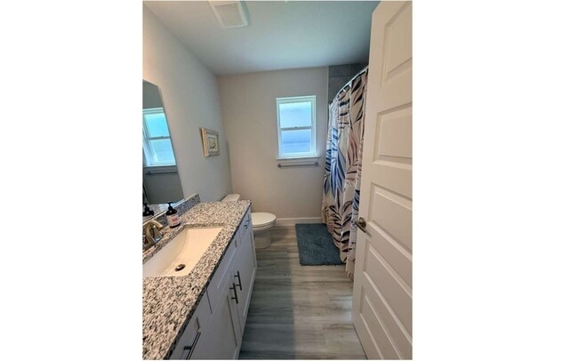 Building Photo - 297 SW Silverpalm Dr