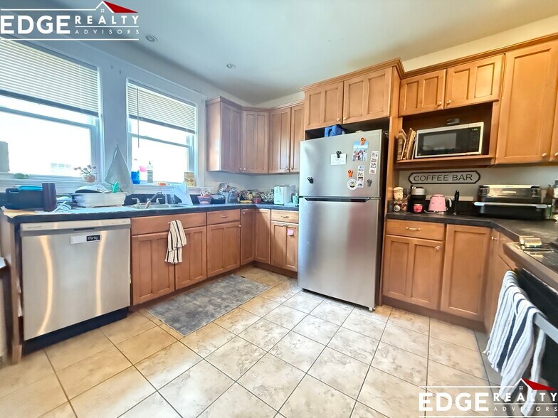 Building Photo - 49 Radnor Rd