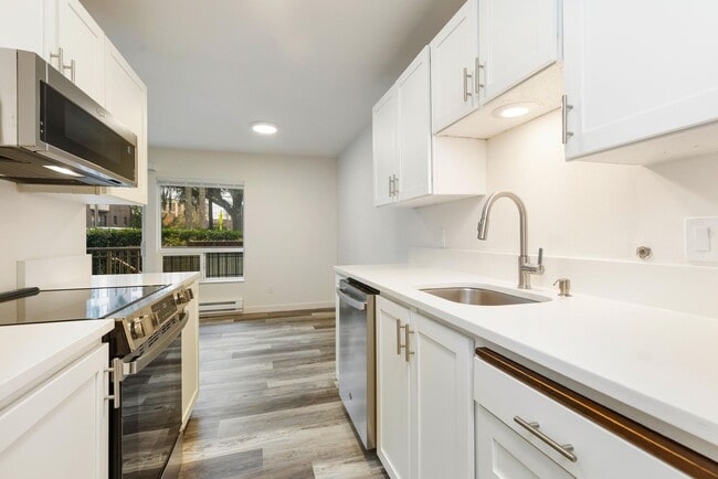 Interior Photo - Lakeview Place