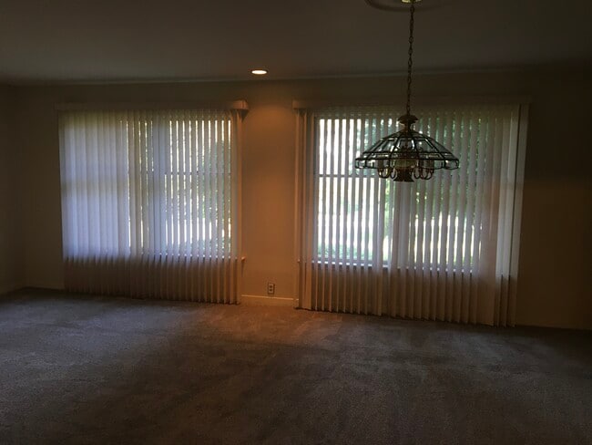 Building Photo - 2566 Blairmont Ter