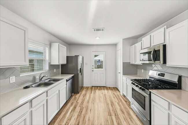 Building Photo - 18776 Faustina Way