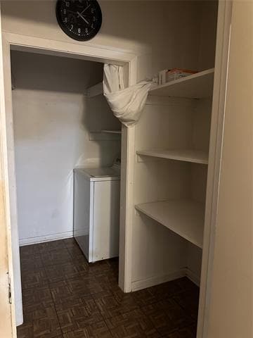 Building Photo - 717 S La Salle Dr