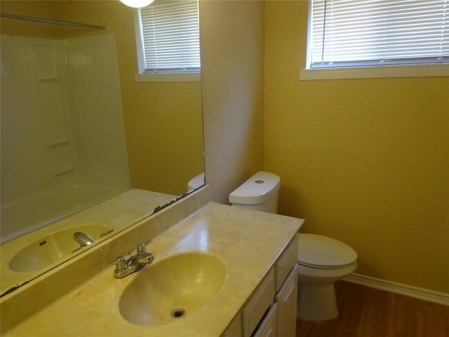 Building Photo - 7411 Bahia Ln