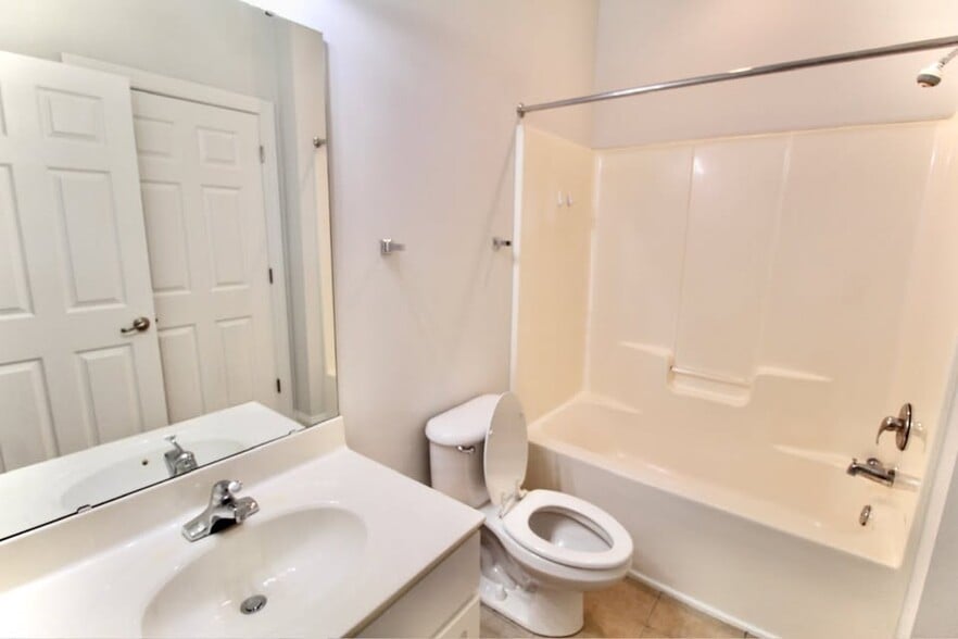 Building Photo - 228 Shady Grove Ln