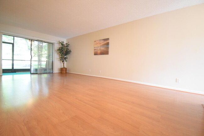 Building Photo - 3130 Millwood Terrace