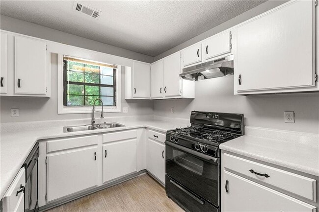 Building Photo - 3040 Sand Wedge Cir