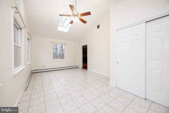 Building Photo - 5816 Upper Ridge Rd