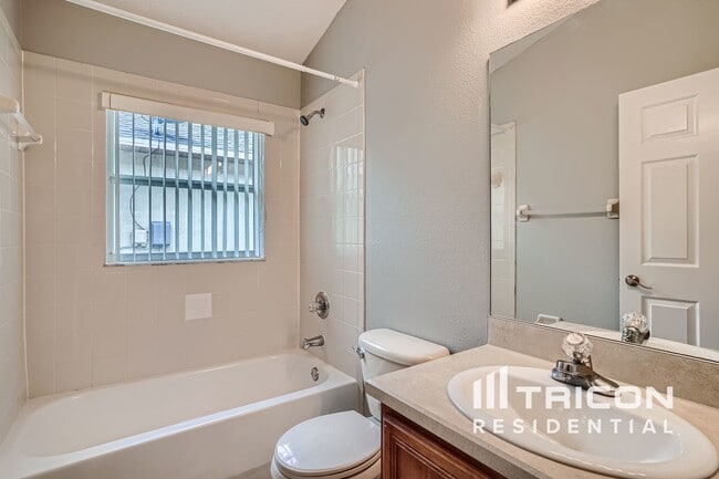 Building Photo - 7025 Colony Pointe Dr
