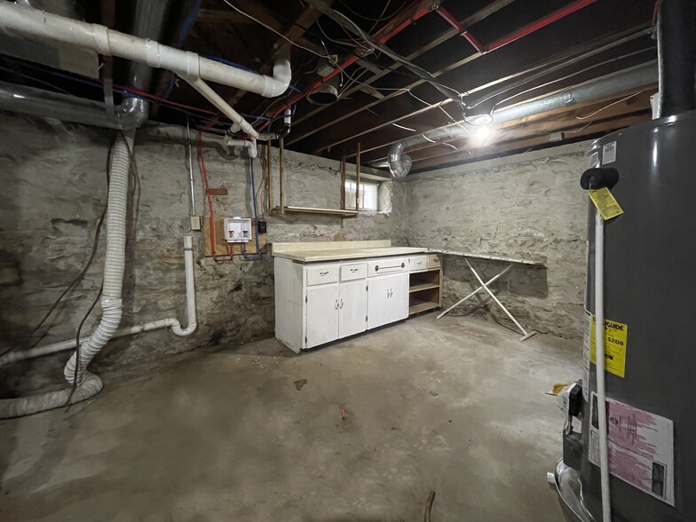 Building Photo - 1345 S Liberty St