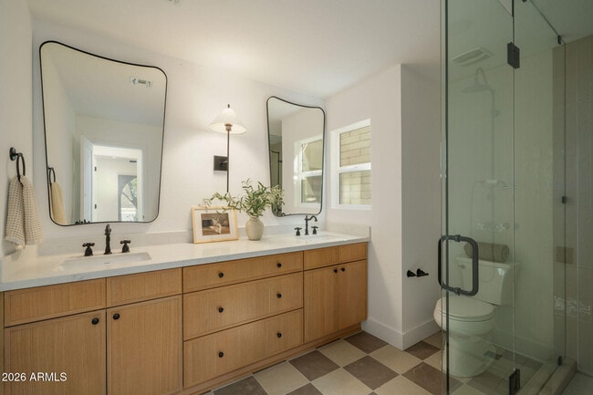 Building Photo - 7837 E Crestwood Way