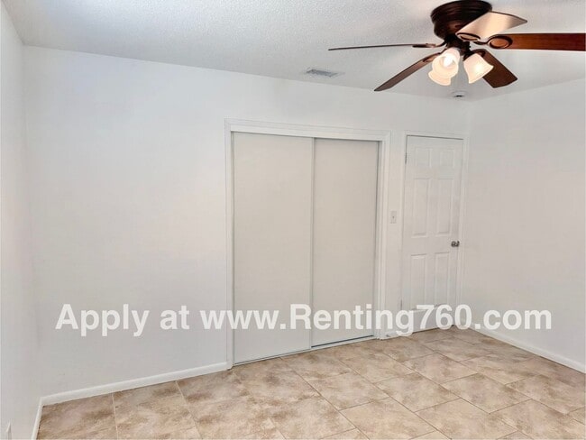 Building Photo - Charming 2 Bed 1 Bath Home with Spacious Y...