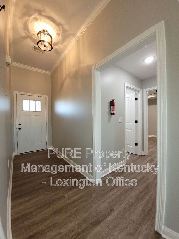 Building Photo - 521 Sapphire Dr