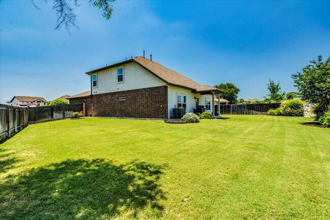 Building Photo - 125 Groesbeck Ln